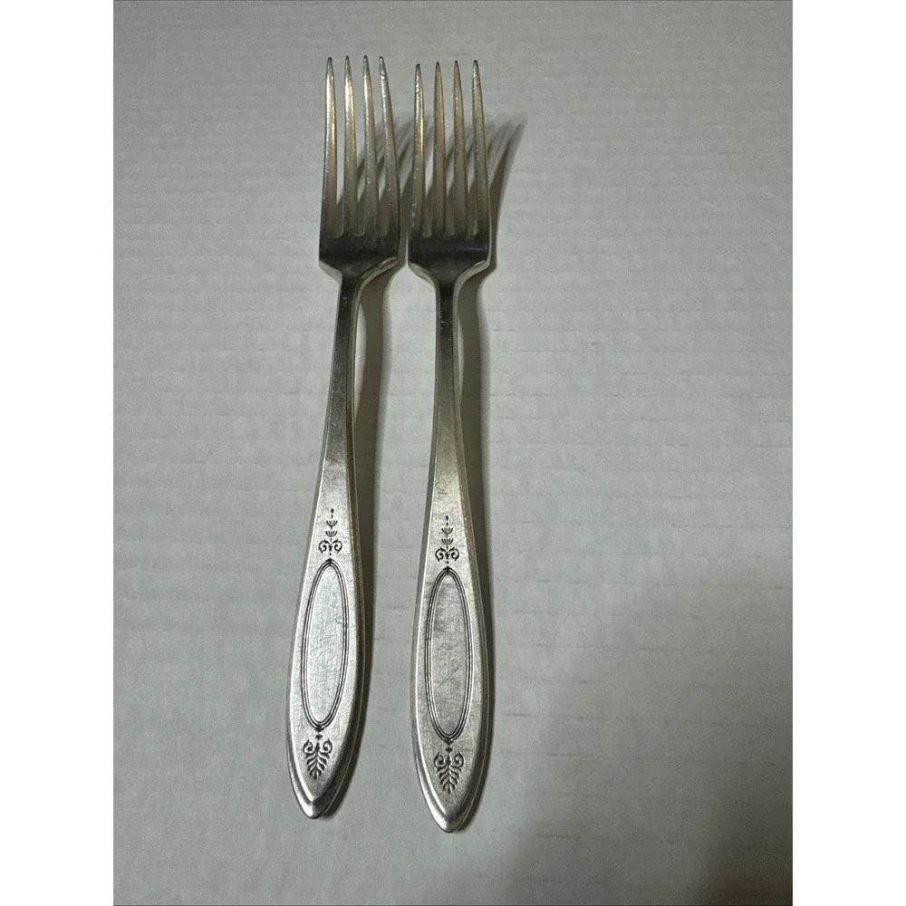 Oneida Community Silverplate 1917 Adam Salad Forks (2)‎